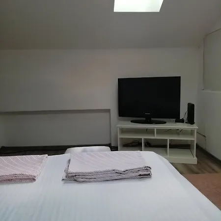 公寓 Apartman *