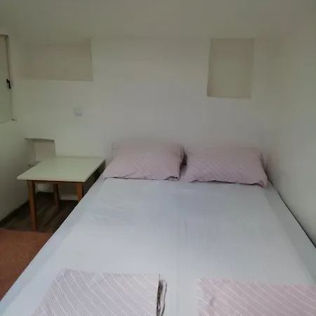 公寓 Apartman *